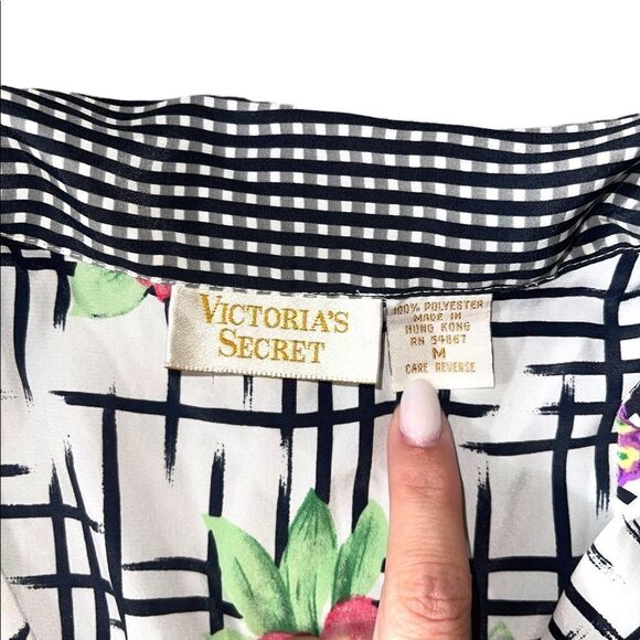 Vintage 1980’s Victoria's Secret Gold Label Floral & Abstract Button Down Shirt - Picture 11 of 11